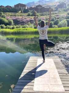 yoga-menuires-ete-vacances-savoie-montagnes-2022